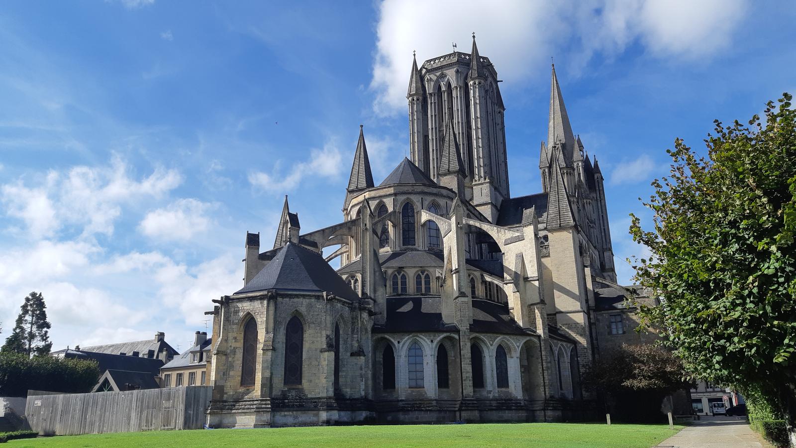 La cathédrale depuis les jardins de l'évêché